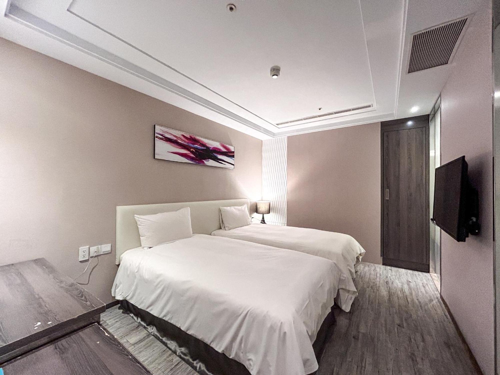 Royal Fine Hotel Kaohsiung Exterior photo