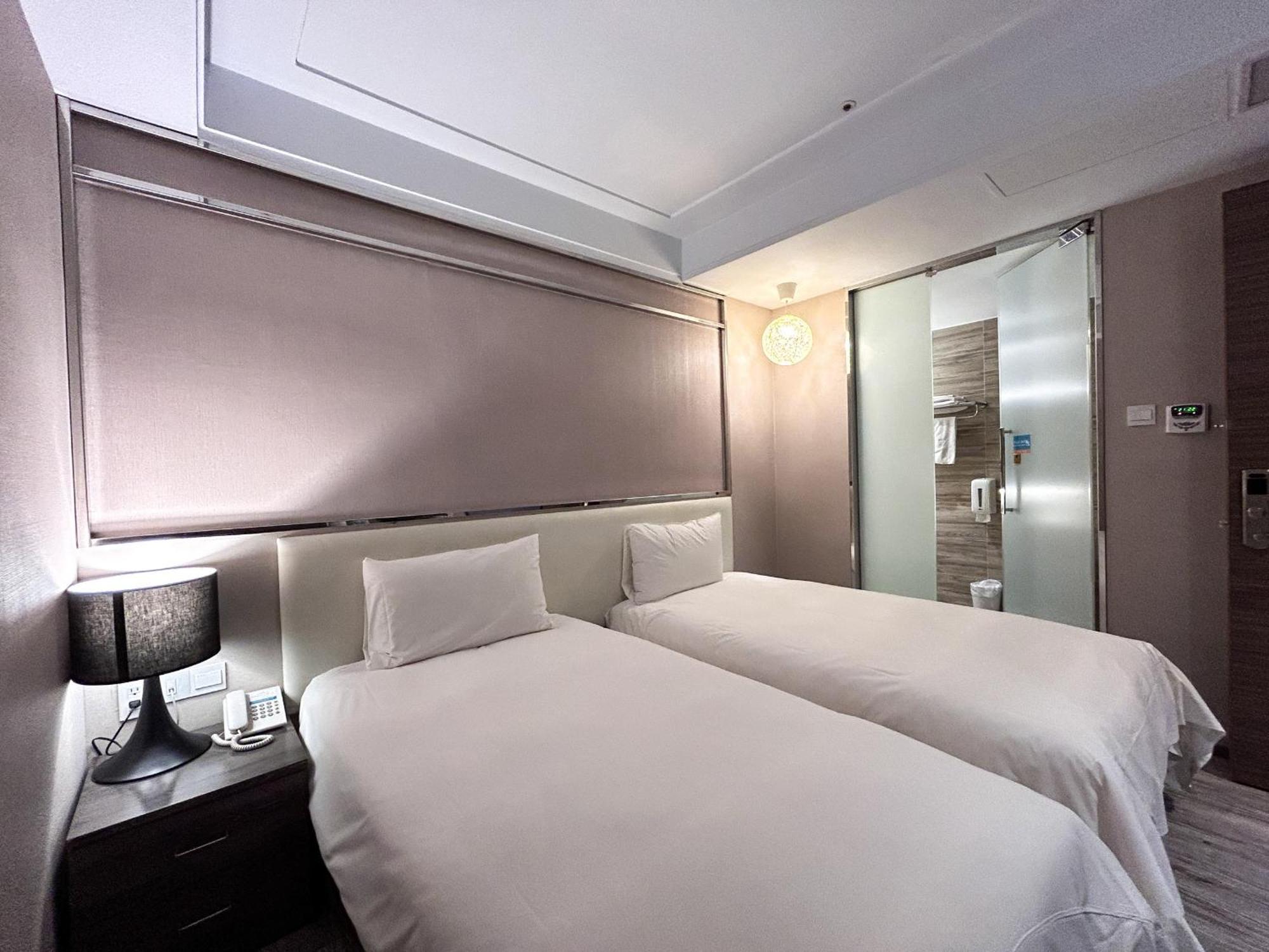 Royal Fine Hotel Kaohsiung Exterior photo