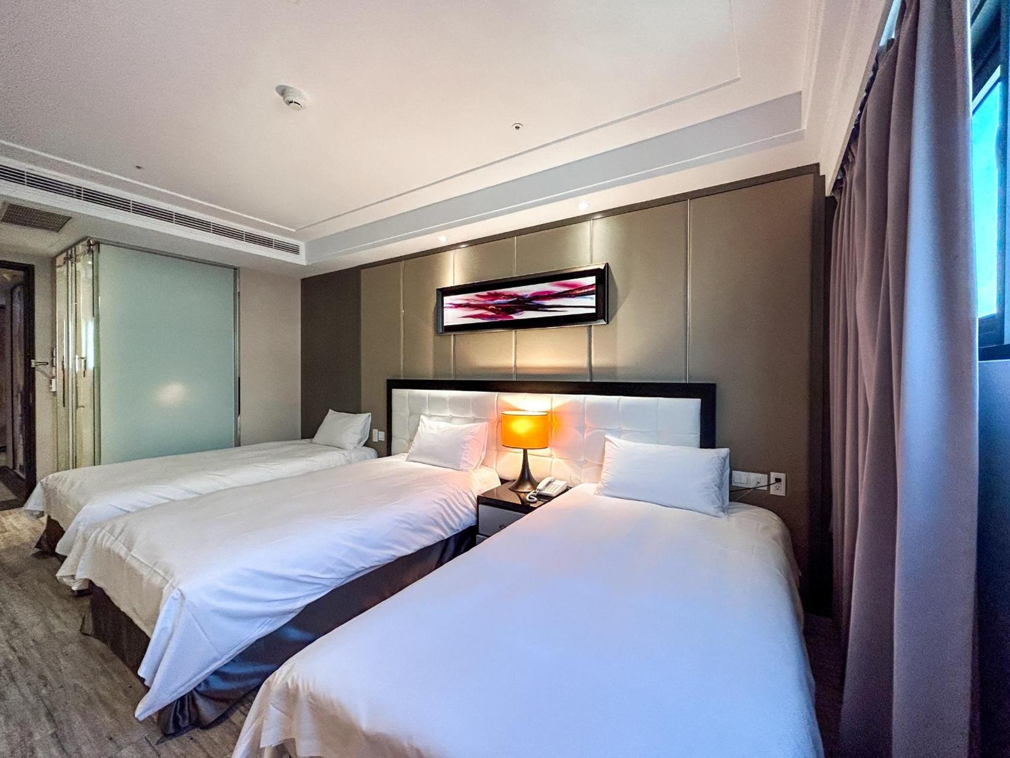 Royal Fine Hotel Kaohsiung Exterior photo