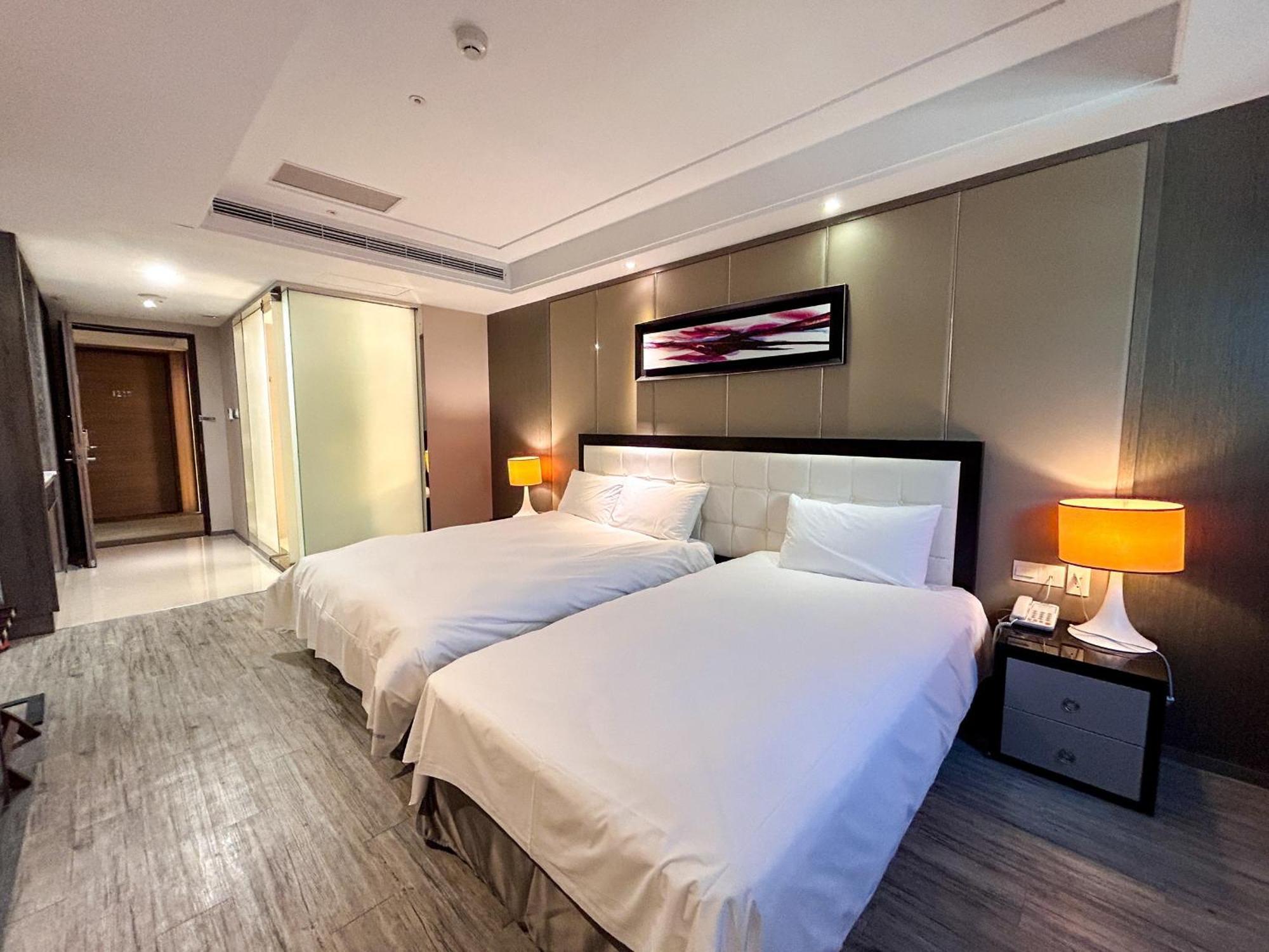 Royal Fine Hotel Kaohsiung Exterior photo