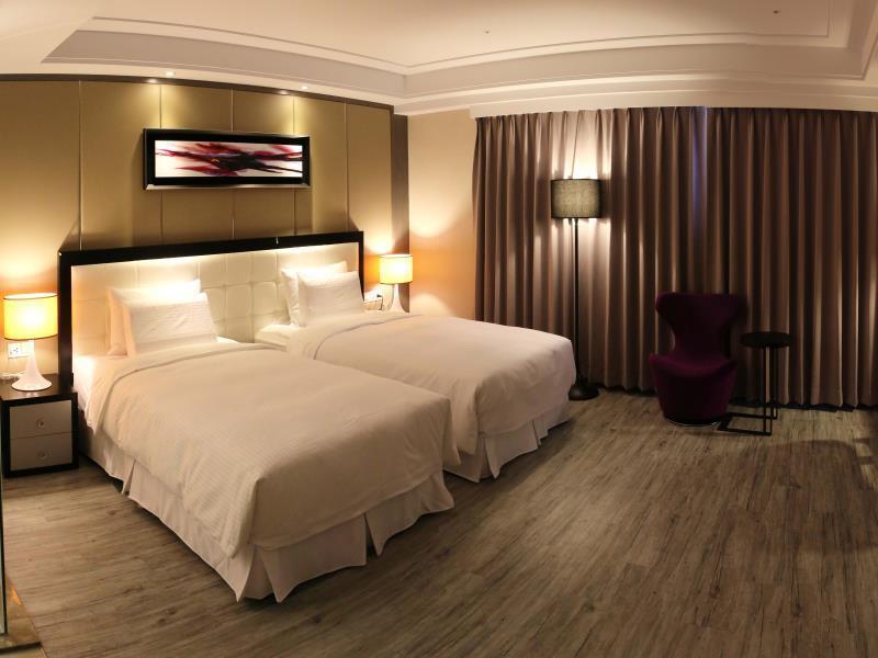 Royal Fine Hotel Kaohsiung Exterior photo